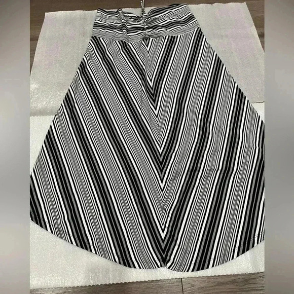 [L] Patagonia Kamala Convertible  Dress / Skirt - Picture 4 of 7